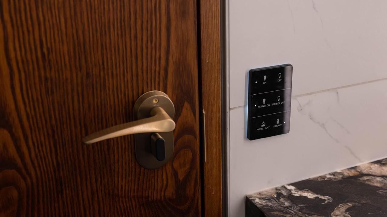 Horizon By Skycity Auckland Exterior photo A keypad entry system