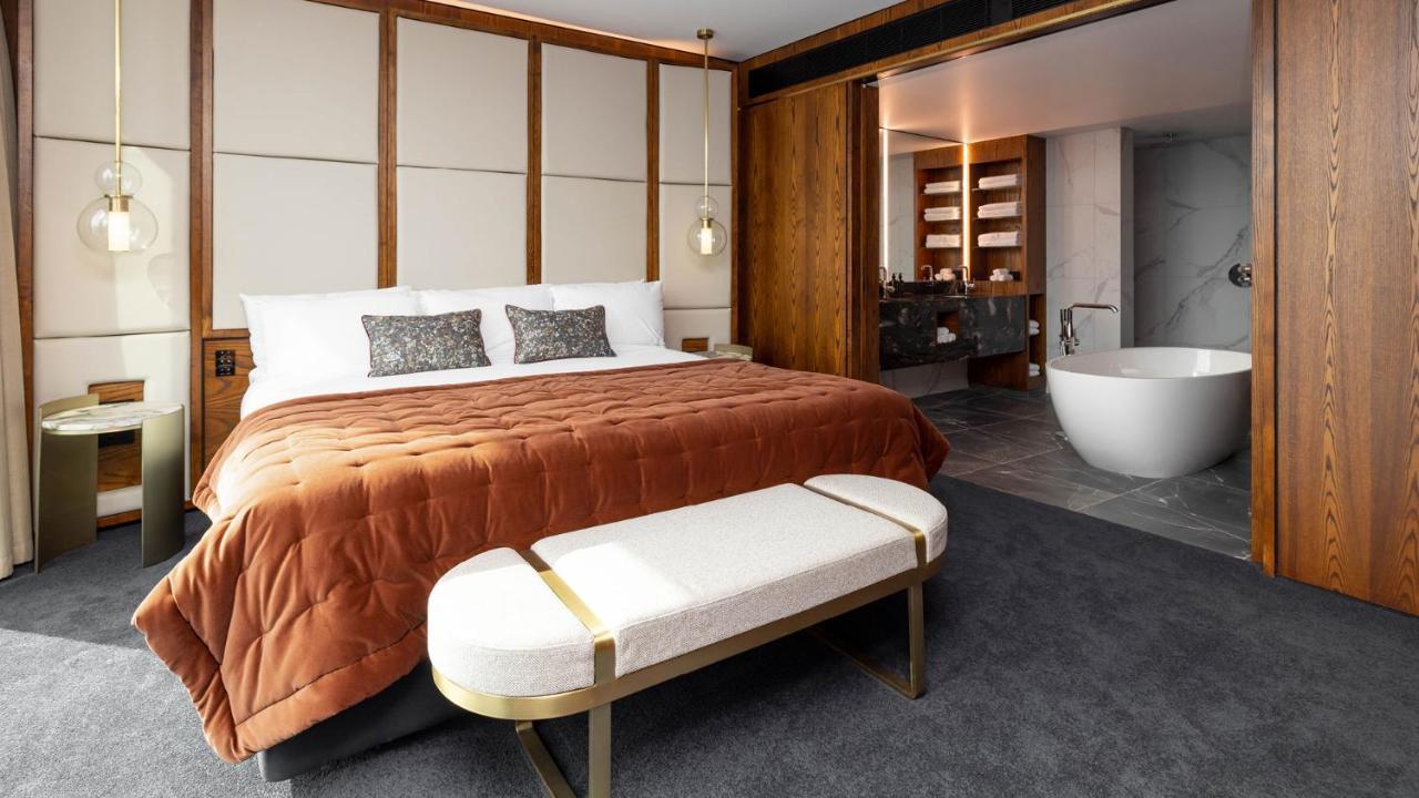 Horizon By Skycity Auckland Exterior photo A bedroom at The Hari