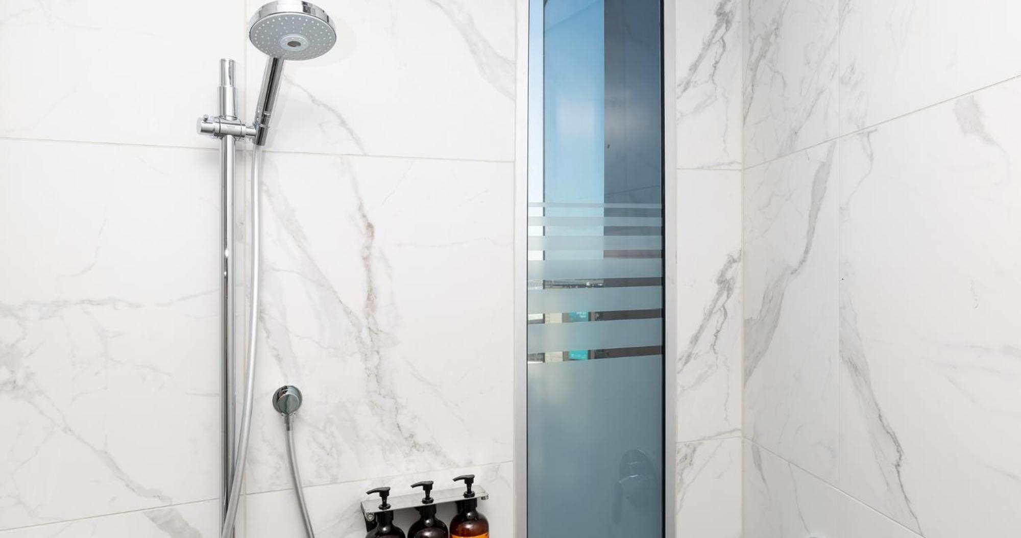Horizon By Skycity Auckland Exterior photo A shower